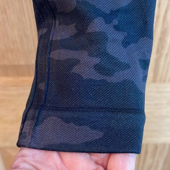 SPANX Look At Me Now Camo Leggings - Picture 10 of 11
